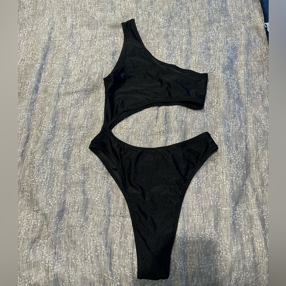 9.0 Swim black cutout one piece